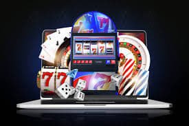 Ilustrasi keamanan data pemain dengan simbol gembok dan perangkat digital di okeslot